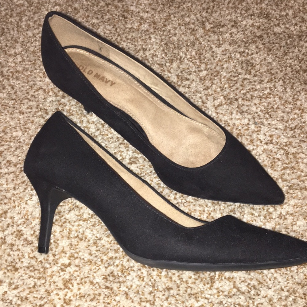 Old Navy Black Pumps